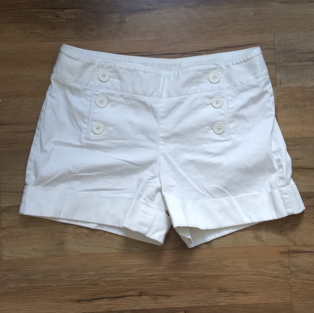 Express Design Studio Button Front Shorts Sz 6